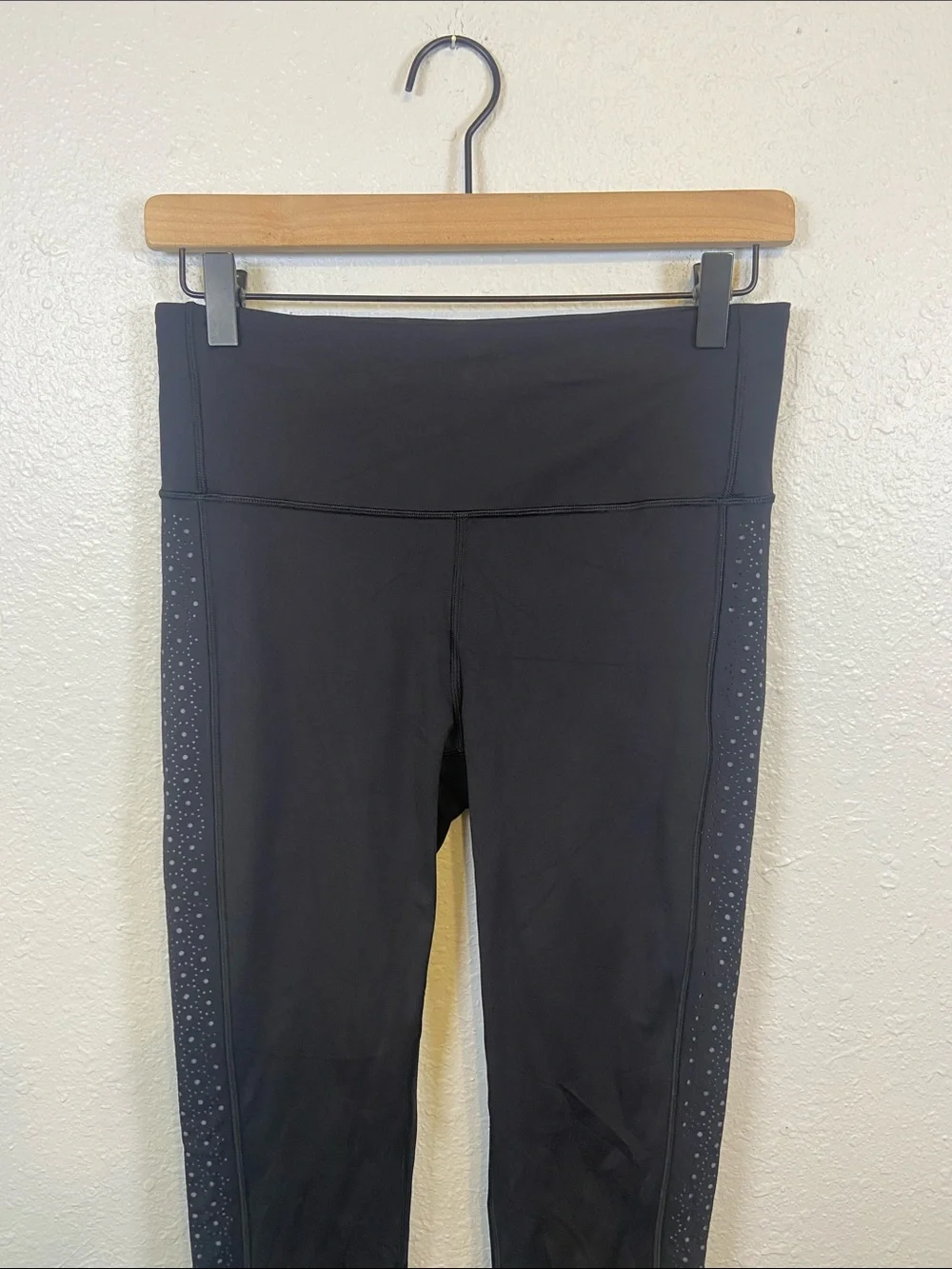 Lululemon Black & Gray Color Me Quick 7/8 Tight Athletic Pants Leggings Size 8
